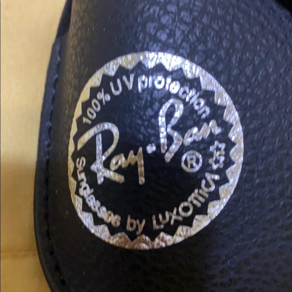 Ray-ban case only - Picture 2 of 3